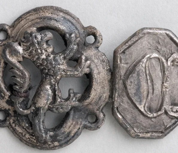 Silverfärgat smycke