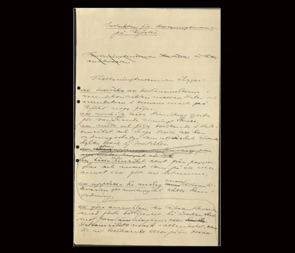 papper med kursiv text