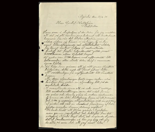 papper med kursiv text