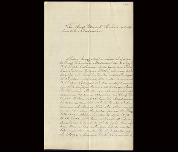 papper med kursiv text